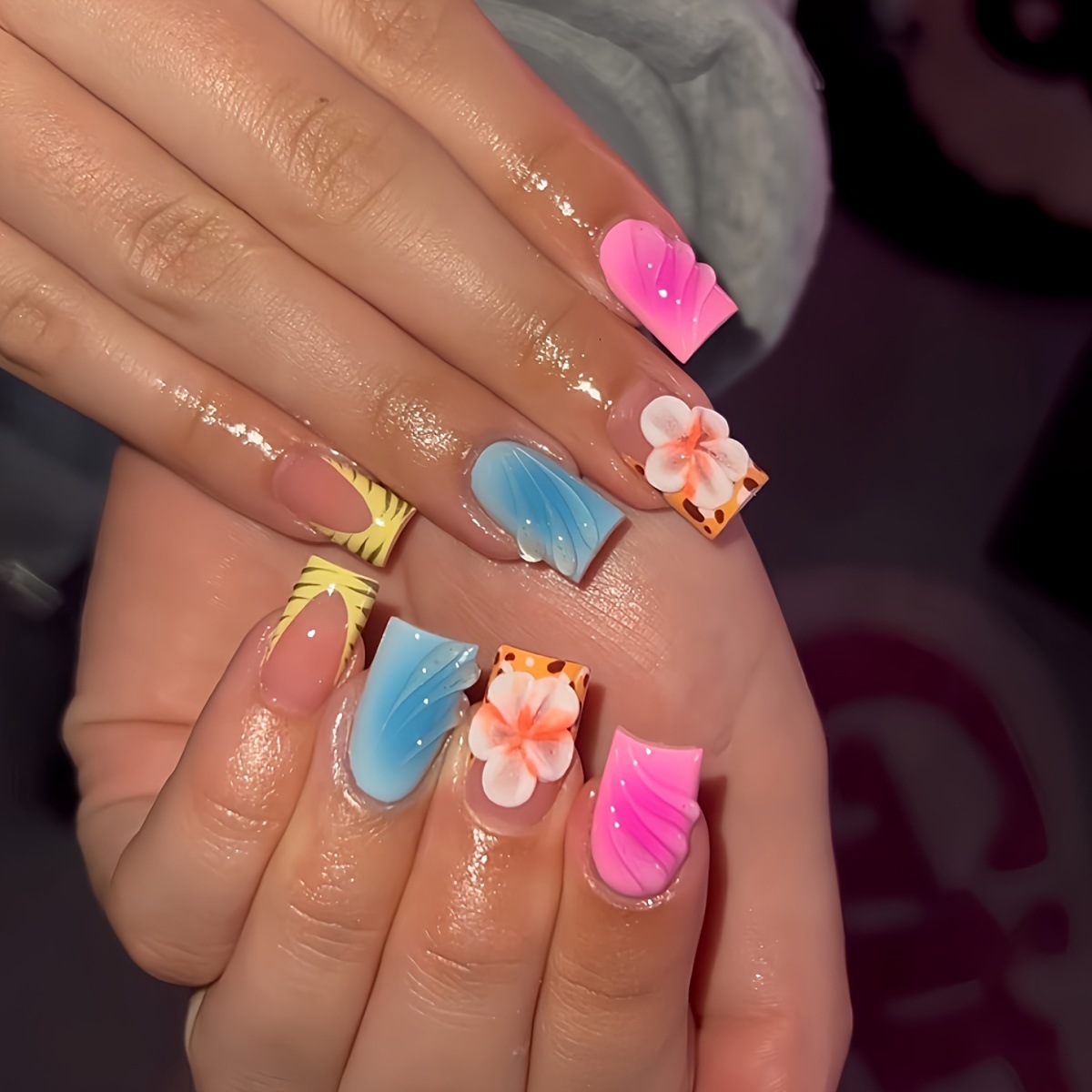 Resin Art Flower - 24 Stück kurze künstliche Nägel mit